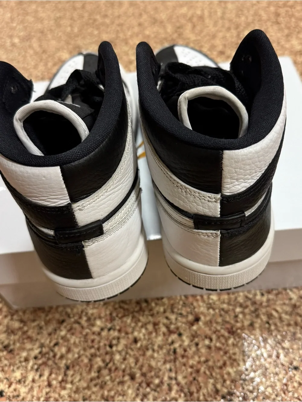 Nike 100% authentic
